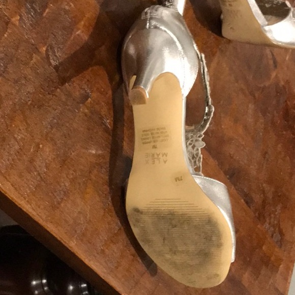 Shoes - Picture 5 of 7